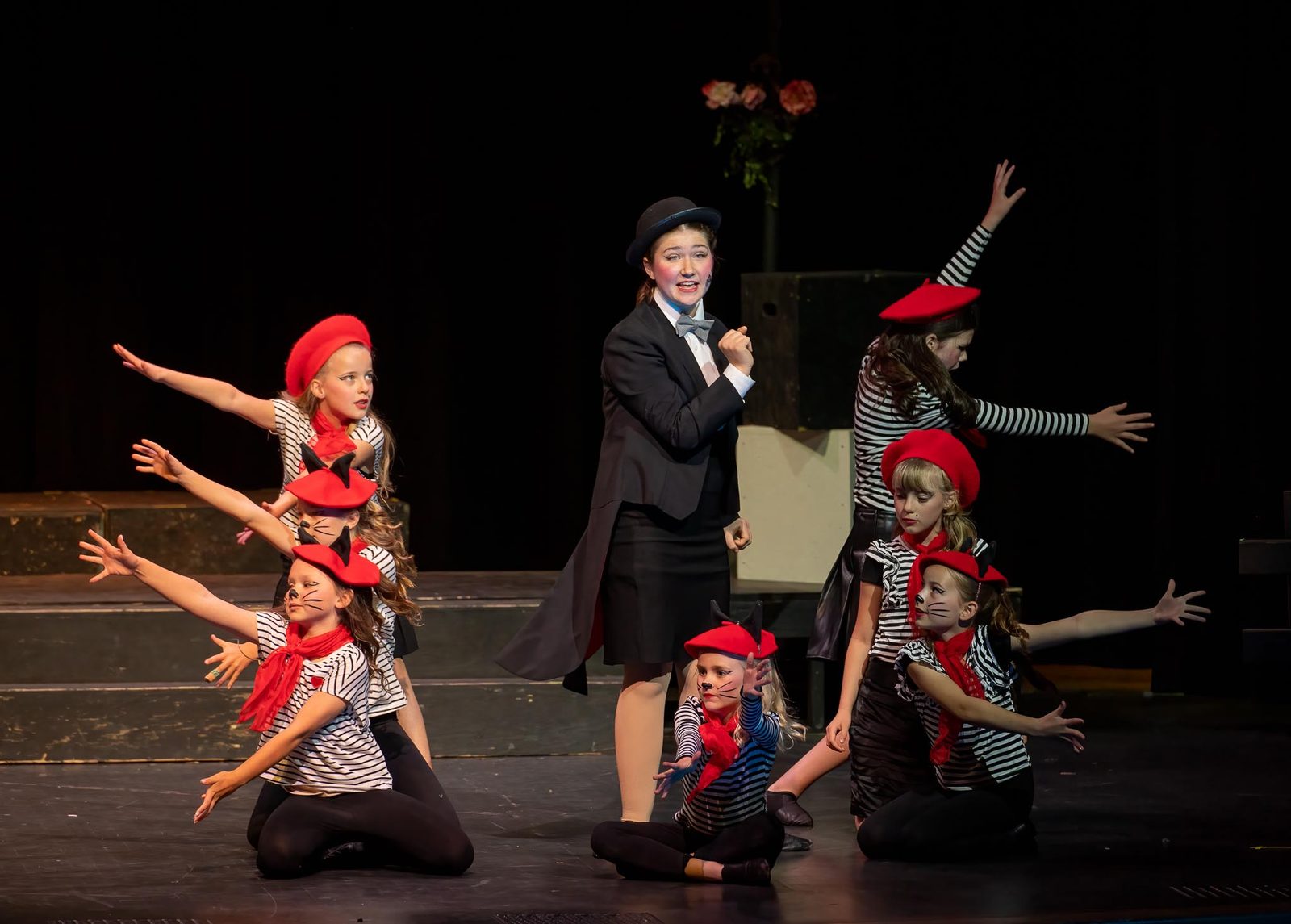 Young Encore dancers in Aristocats