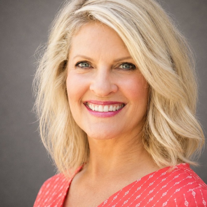 Headshot of Leslie Scott